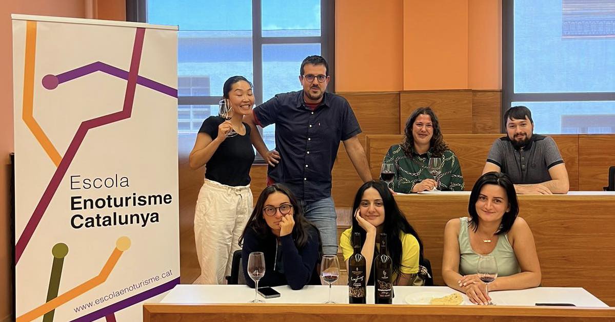 Nuestras primeras golondrinas: alumnas georgianas con Begonia en el Instituto de Enoturismo de Barcelona